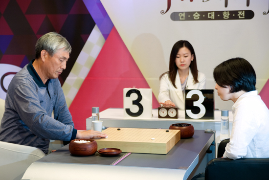 조훈현, 박지은 꺾고 6연승으로 시니어팀에 우승 선사